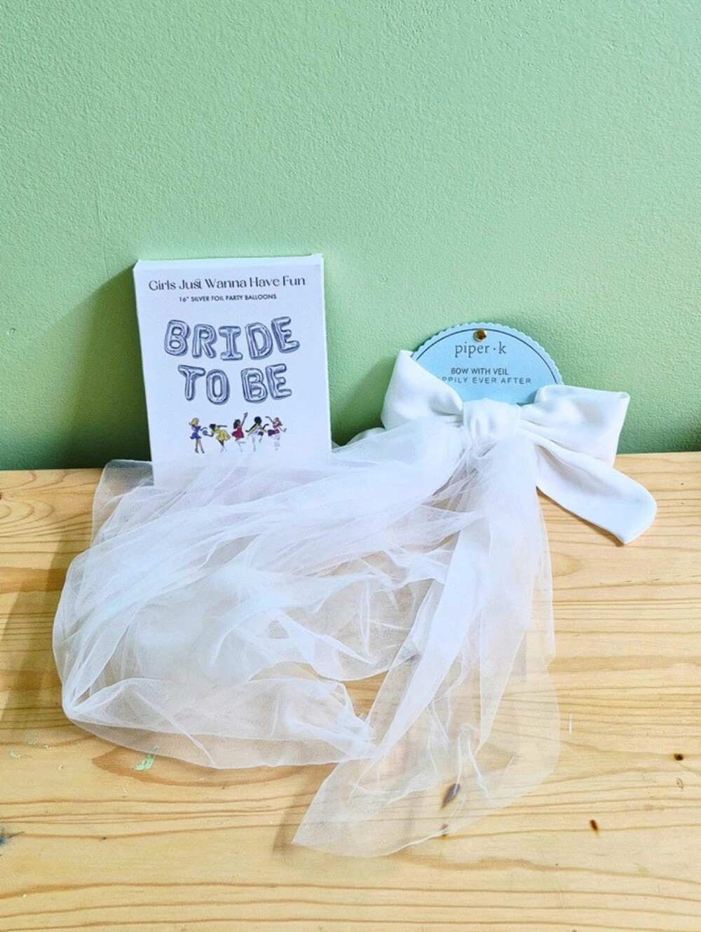 Bridal Bundle - Balloons And Veil Hair Bow